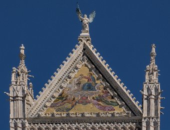 Partie supérieure de la façade