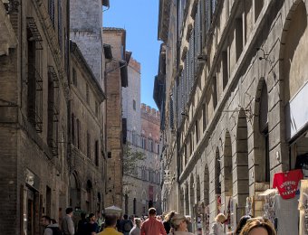 Via di Citta- Au fond le Palazzo Chigi-Saracini